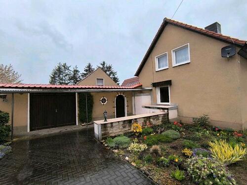 Foto - Einfamilienhaus mit Nebengebäude auf 1200m2 Grundstück im Auftrag