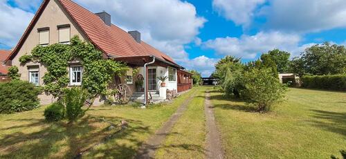 Foto - freistehendes Einfamilienhaus im Grünen