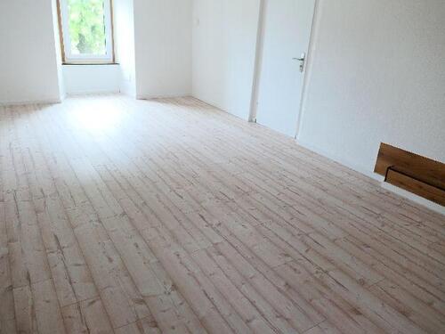 Foto - Vollständig 2024 neu erstellte 2 Zimmer-Wohnung mit neuem Bad, Garten und Kfz.-Platz!