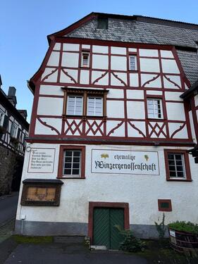 Foto - 13 Zimmer Mehrfamilienhaus, Wohnhaus zum Kaufen in Hahn