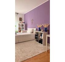 Großes WG-Zimmer in 2-Zimmer-Wohnung mit Balkon - Karlsruhe