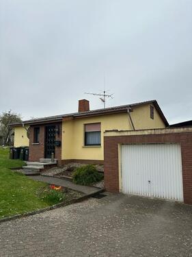 Foto - Einfamilienhaus mit Garten und Garage in ruhiger Wohngegend