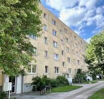 Für Sie in Herrichtung 3-Raum Wohnung im EG mit Waldblick ab Juni 2026 - Schwerin Mueß