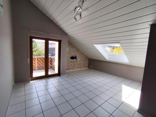 Foto - Helle 2,5-Zimmer-DG-Wohnung mit Balkon, Garage & Fußbodenheizung