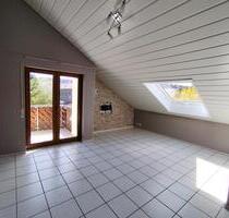 Helle 2,5-Zimmer-DG-Wohnung mit Balkon, Garage & Fußbodenheizung - Neuenbürg