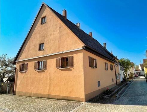 Foto - Wohnhaus zum vermieten - 925,00&nbsp;EUR Kaltmiete, ca.&nbsp; 105,00&nbsp;m&sup2;