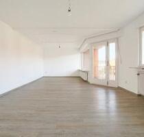 Helle 3-Zimmer-Wohnung mit Balkon & Loggia in Steinau-Ulmbach - Steinau an der Straße