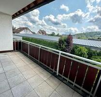 Helle 2-Zimmerwohnung mit 2 Balkonen, TG Stellplatz und EBK - Remshalden