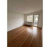 Helle 2-Zimmer-Wohnung mit Balkon in Duisburg