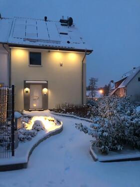 Foto - Designer Reihenendhaus mit Grüner Hausnummer Energetisch saniert