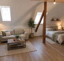 Einpersonenhaushalt: Bezaubernde 2-Raum-Dachgeschosswohnung - Solingen Wald