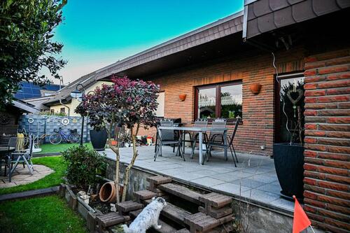 Foto - 7 Zimmer Mehrfamilienhaus, Wohnhaus zum Kaufen in Niederzier