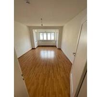 Zimmer (ca. 19 qm) in ruhig gelegener Wohnung bei Vaihingen - Stuttgart