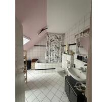 Dachgeschosswohnung mit Galerie in Mönchengladbach ab sofort