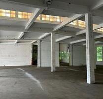 2381 - Lagerhalle in Lübeck, zusätzliches Büro möglich