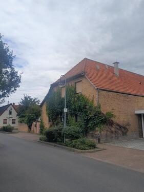 Foto - Haus mit Scheune und Nebengebäude ('Altbau Hofreite')