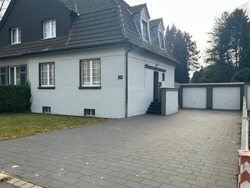 Foto - Doppelhaushalte XL Garage mit Großen Garten