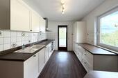 Foto - Geräumige 3,5-Zimmer-Wohnung mit hochwertiger Küche, Südbalkon & Stellplatz
