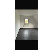 Moderne 3 ZKB DG Wohnung mit Balkon - Hessisch Lichtenau