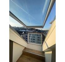 renovierte 3 Zimmer Dachgeschosswohnung mit Cabriofenster - Velbert Pöthen