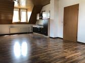 Foto - Gemütliche 2-Zimmer-Dachgeschoss Wohnung mit Einbauküche