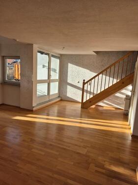 Foto - II 2- Zimmer Maisonette mit EBK, Balkon und TG-Stellplatz II frei ab sofort