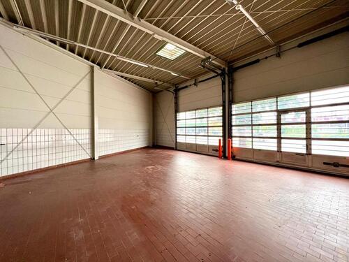 Foto - Flexibel nutzbare Hallen in hervorragender Lage!