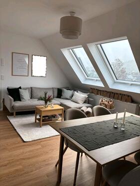 Foto - Helle, frisch renovierte DG-Wohnung in ruhiger Lage von Hiddesen