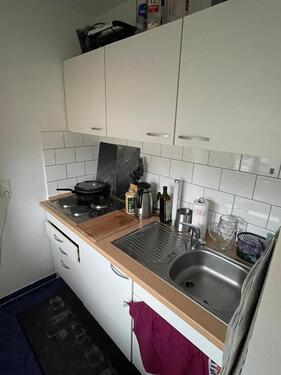 Foto - 1.5 Raum mit eingerichteter Küche und Balkon