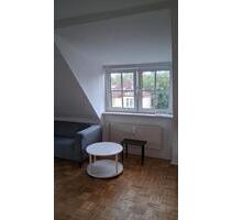 Möblierte Dachgeschosswohnung in Othmarschen - Hamburg Altona