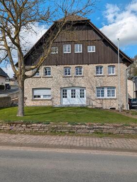 Foto - Mehrfamilienbruchsteinhaus in ländlicher Lage