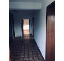 zu vermieten: DG-Wohnung mit Balkon in Schmelz-Primsweiler