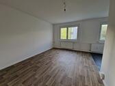 Foto - Ab 01.04.2026***Frisch renovierte 1-Zimmer-Wohnung mit Wannenbad!