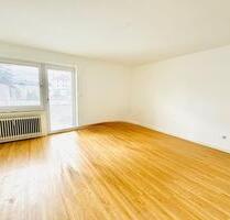 Ruhig wohnen UND bestens angebunden: 3-Zimmer am Moosacher Bahnhof - München