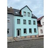 Einfamilienhaus zu Vermieten - 1.300,00&nbsp;EUR Kaltmiete, ca.&nbsp; 150,00&nbsp;m&sup2; in Eisleben (Lutherstadt) (PLZ: 06295)