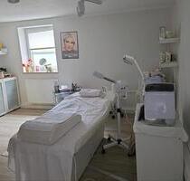 Beauty Studio in Emmering - 400,00&nbsp;EUR Kaltmiete, ca.&nbsp; 22,00&nbsp;m&sup2; in Fürstenfeldbruck (PLZ: 82256)