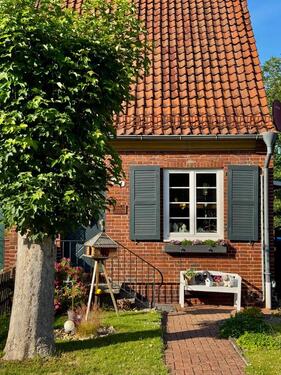 Foto - Doppelhaushälfte mit Traumgarten in ruhiger Lage
