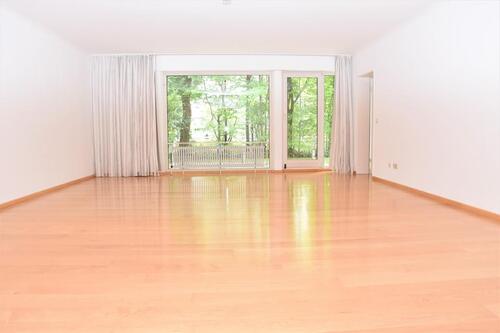 Foto - Stilvolle 3 Zimmer Terrassenwohnung in der Menterschwaige mit 2 Bädern, Terrasse und Garten