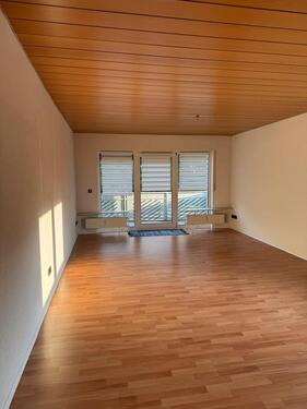 Foto - Wohnung 100m2 Obergeschoss - 950,00&nbsp;EUR Kaltmiete, ca.&nbsp; 100,00&nbsp;m&sup2;