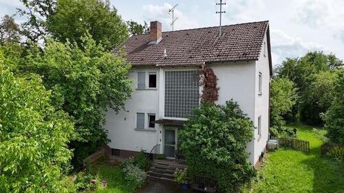 Foto - Wohnhaus mit großem Grundstück, Garagen, Scheune in Mannsgereuth