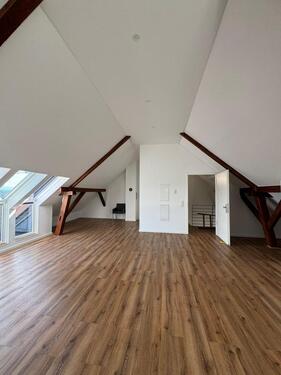 Foto - Erstbezug: kernsanierte 3-Zimmer-DG-Wohnung mit Einbauküche, Dach