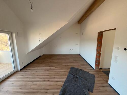 Foto - Sonnige 3-Zimmerdachgeschosswohnung mit super Aussicht, Balkon u. zwei Stellplätzen