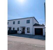 Doppelhaushälfte mit Blick in die Natur - Karlskron