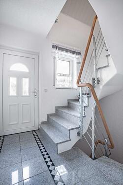 Foto - DHH in Soest 205m² Bj 2000 3 abgeschl. Wohnungen Grundstück 456 m