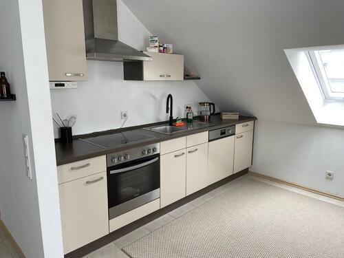 Foto - Helle DG-Wohnung 3 ZKB, EBK - 630,00 EUR Kaltmiete,