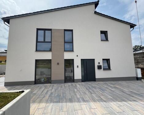 Foto - Erstbezug! Hochwertige Doppelhaushälfte mit Garten & Stellplatz