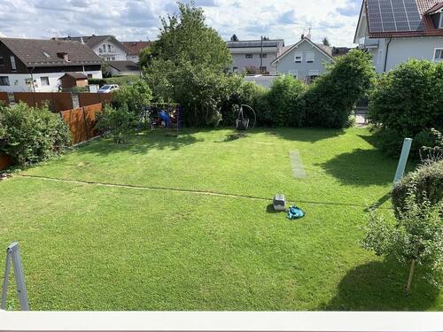 Foto - Helle 4-Zimmer-Wohnung mit Balkon und Gartenanteil in HarthausenGrasbrunn.