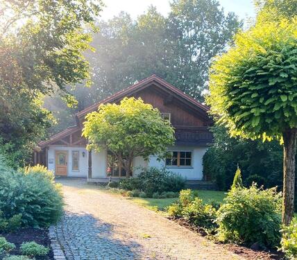 Foto - Idyllisch gelegenes Einfamilienhaus mit Einliegerwohnung