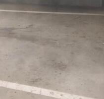 Stellplatz Tiefgarage Esslingen Robert-Koch-Str. zu vermieten - Esslingen am Neckar Oberesslingen