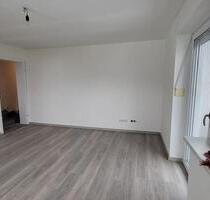 Top renovierte 3 Zimmer Wohnung in Cham in 2 Familien Haus Glasf.